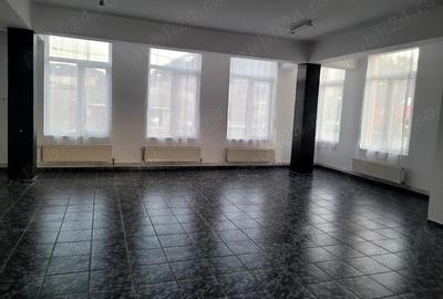 Spațiu comercial, de 60 mp, în Central - 2