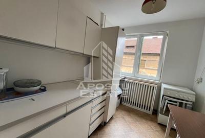 Apartament cu 3 camere, semidecomandat, etajul 2, zona Centrala - 6