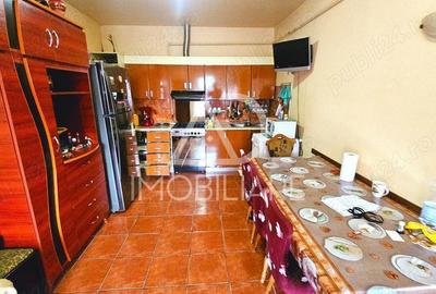 Casă cu 6 camere cu Teren 270 Mp în Central - 2