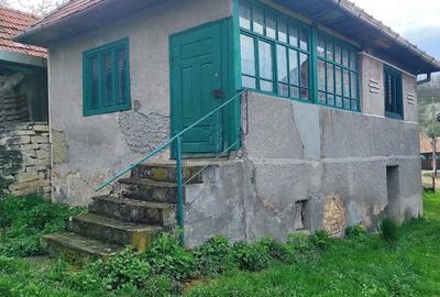 Casă cu 2 camere cu Teren 960 Mp în Ardeova - 4