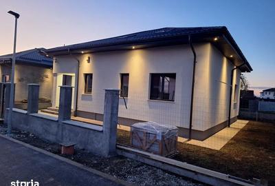 Casă cu 5 camere cu Canalizare în Central - 8