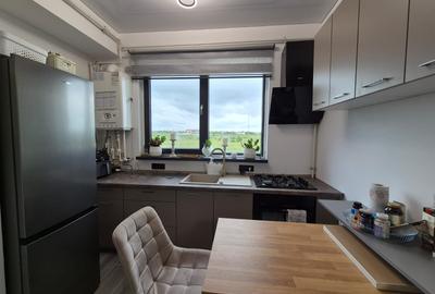 Apartament cu 3 camere decomandat în Km 5 - 14