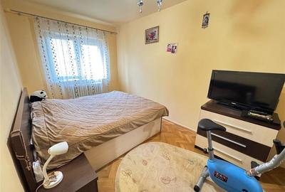 Apartament modern 3 camere balcon si pivnita zona Vasile Aaron - 4