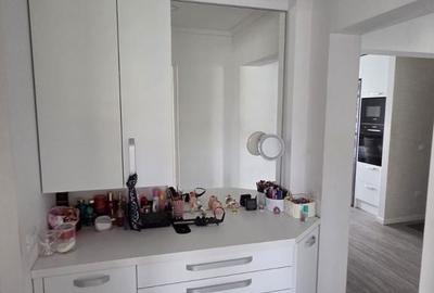 Apartament cu 3 camere în Micro 16 - 2
