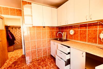 Apartament cu 3 camere decomandat, mobilat în P-ța Muncii - 39