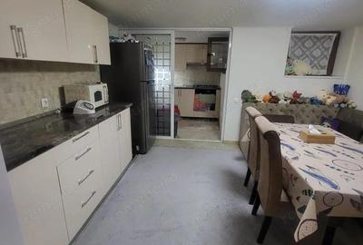 Apartament 5 camere,suprafata mare, curte, bloc 2006 - 4 nivele, Decebal, metrou - 11