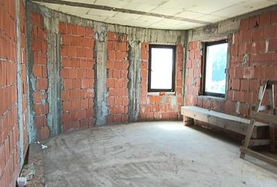 Vând casă 300 mp, rate la proprietar, avans 40% - 9