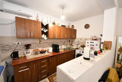 Casă cu 5 camere cu Teren 681 Mp în Bd. Coșbuc - 18