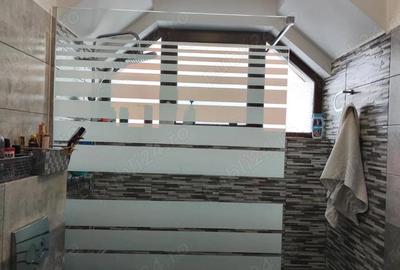 Casă cu Teren 569 Mp în Zăvoi - 13