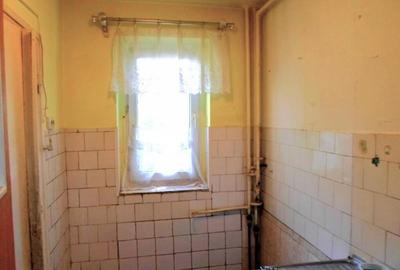 Apartament 3 camere, decomandat, parter in Ploiesti, Cina, comision 0 - 6