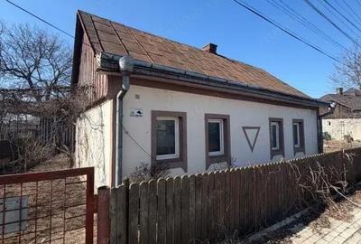 Casă cu Teren 777 Mp în Central - 1