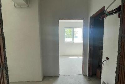 Apartament cu 2 camere decomandat + curte cadastrata - 2