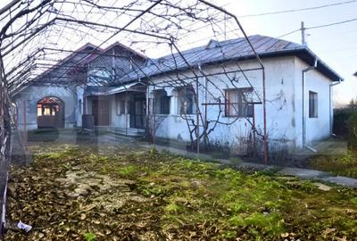 Casă cu 8 camere cu Teren 1038 Mp în Central - 10