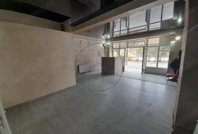 Spațiu comercial, de 65 mp, în Central - 9