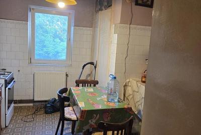 Apartament cu 4 camere decomandat în Dâmbovița - 1