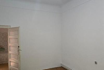 Casă cu 6 camere cu Teren 242 Mp în Ultracentral