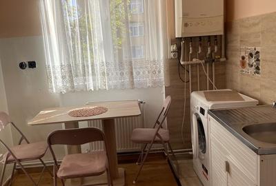 Apartament cu 2 camere decomandat în Cedonia