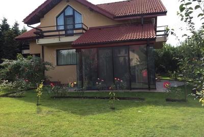 Casă cu 4 camere cu Teren 10000 Mp în Bucium
