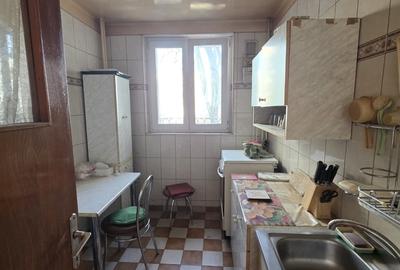 Apartament cu 4 camere semidecomandat în Titan - 16