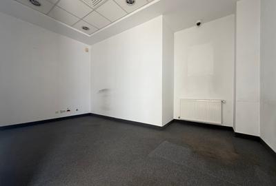 Spațiu comercial, de 300 mp, în Central - 9
