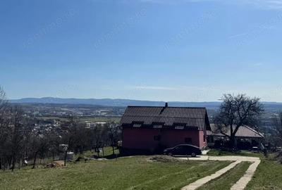 Casă cu Teren 1300 Mp în Central - 19