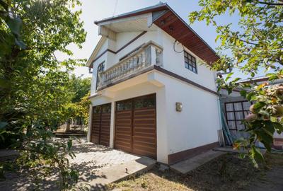 Casă cu 4 camere în Central - 3