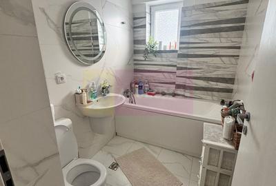 Apartament cu 3 camere decomandat, mobilat în Apărătorii Patriei