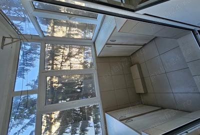 Apartament cu 3 camere semidecomandat în Micro 4 - 4