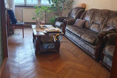 Apartament cu 4 camere decomandat în Central - 2