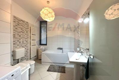 Apartament cu 3 camere semidecomandat, mobilat în Văcăresti