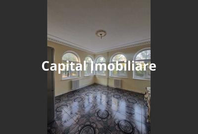Conac impunător cu piscină, Iași