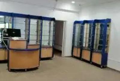 Spatiu comercial ,ideal pentru mica productie ,laborator cofetarie,etc - 2