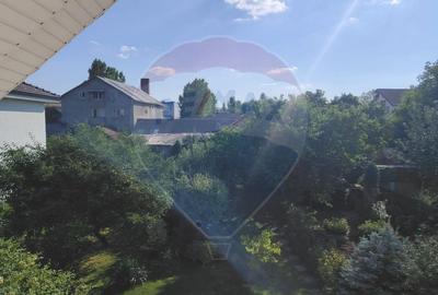 Casă / Vilă cu 8 camere de vânzare în zona Central - 37