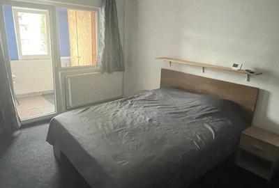 Apartament cu 2 camere decomandat în Girocului