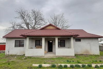 Casă cu 1 camere cu Teren 1055 Mp în Tufești - 2