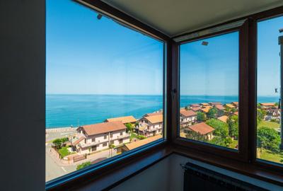 Apartament cu 3 camere de vânzare – Faleza Nord, vedere frontală la mare!