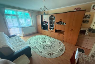 Apartament cu 2 camere decomandat în Livada - 4