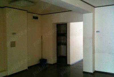 Spațiu comercial, de 78 mp, în Central - 4