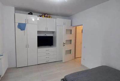 Apartament cu 3 camere decomandat în Patriei - 2