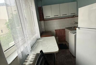 Garsonieră decomandată în Torontalului