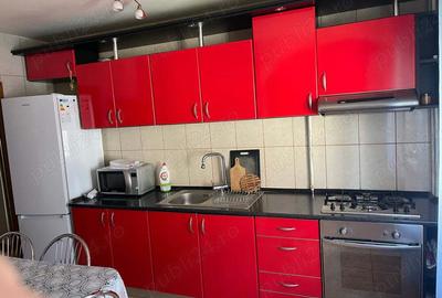 Proprietar inchiriez ap cu 3 camere zona Vladeasa (girocului)