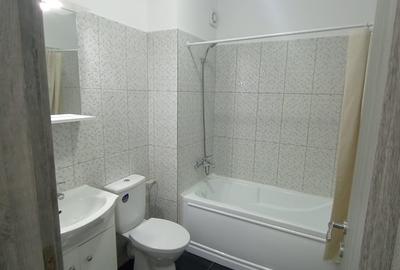 Garsonieră decomandată în Titan