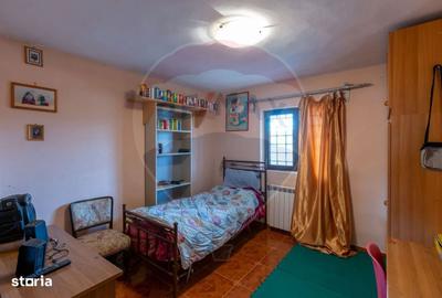 Casă cu 4 camere în Barați - 15