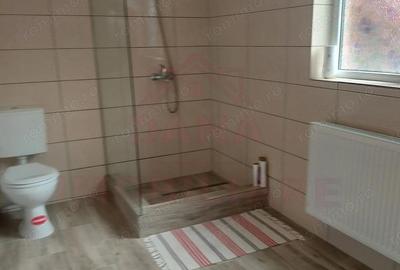 Casă cu 5 camere cu Teren 1100 Mp în Poiana - 1