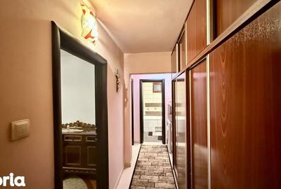 Apartament cu 4 camere semidecomandat, mobilat în Circumvalațiunii - 14