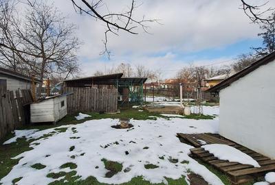 Casă cu 3 camere cu Teren 2420 Mp în Central - 2