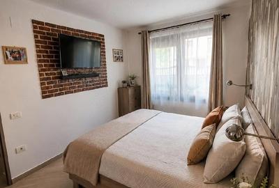 Casă cu Teren 250 Mp în Central - 2