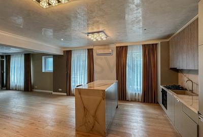 Apartament cu 4 camere semidecomandat în Floreasca