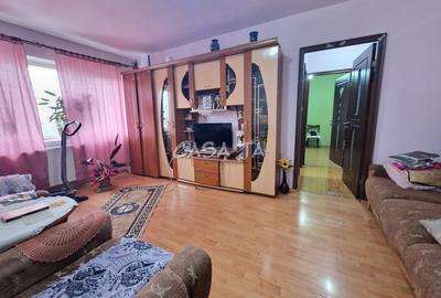 Apartament cu 2 camere semidecomandat, mobilat în 9 Mai - 2