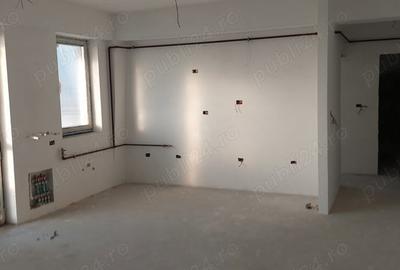 Apartament cu 3 camere semidecomandat în Central - 2